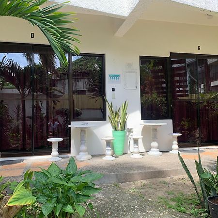 Turtle Inn Resort Manoc-Manoc Экстерьер фото