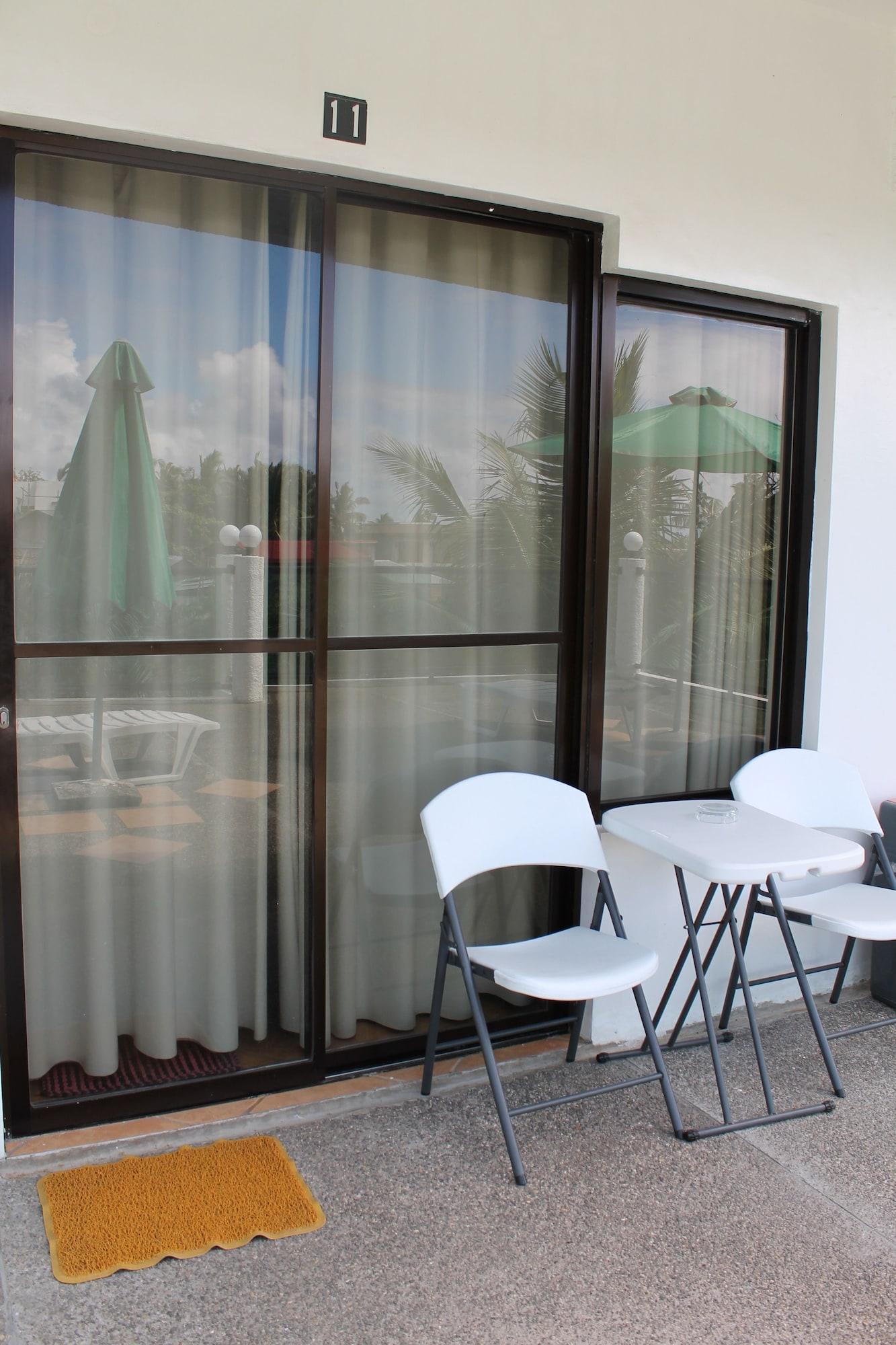 Turtle Inn Resort Manoc-Manoc Экстерьер фото