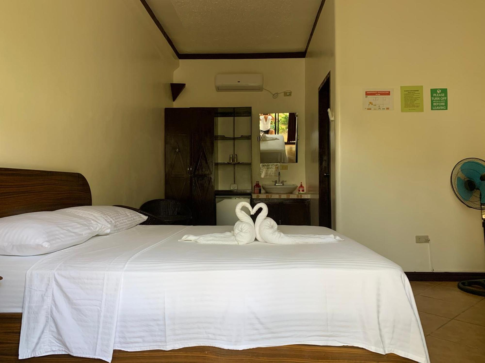 Turtle Inn Resort Manoc-Manoc Экстерьер фото