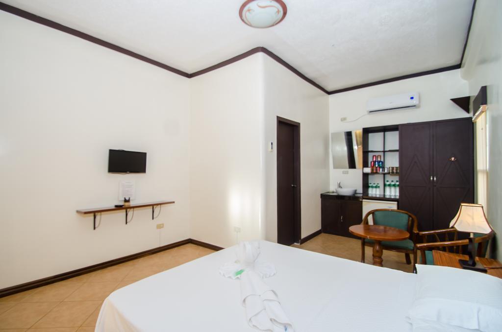 Turtle Inn Resort Manoc-Manoc Экстерьер фото