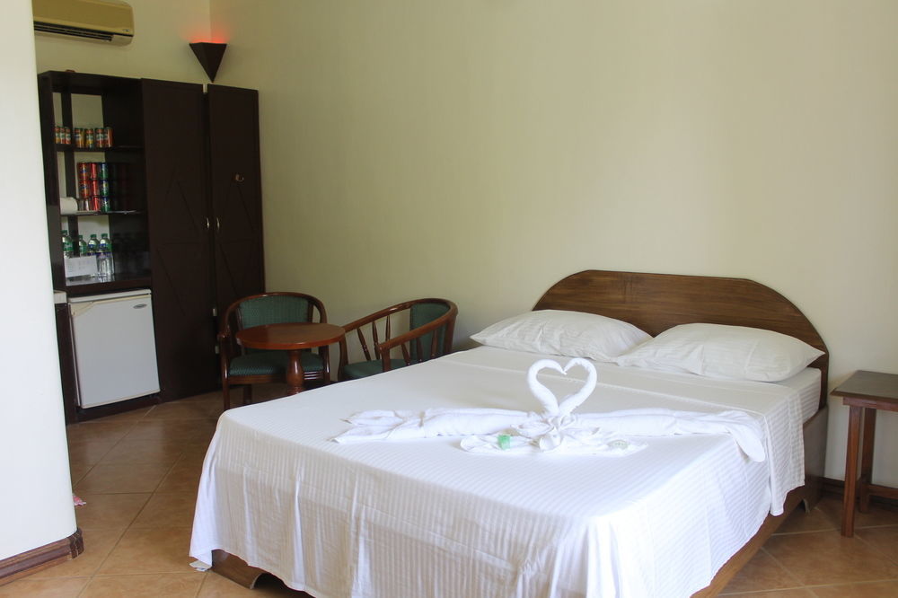 Turtle Inn Resort Manoc-Manoc Экстерьер фото